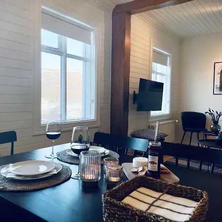 Day Dream Central Akureyri Three Bedroom Apt Esterno foto
