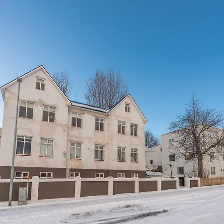 Day Dream Central Akureyri Three Bedroom Apt Esterno foto