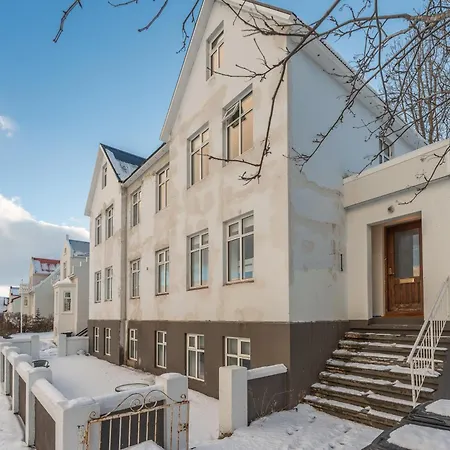 Day Dream Central Akureyri Three Bedroom Apt Esterno foto